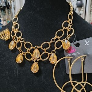 Paparazzi Gold Necklace with Amber Highlights